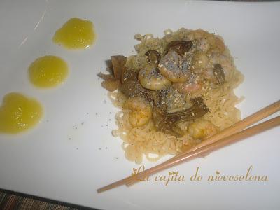 Langostinos orientales con perretxicos