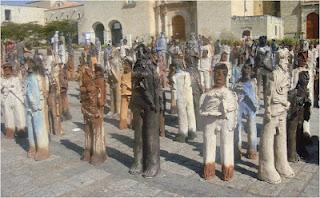 San Miguel de Allende se pobló con un ejército de esculturas del Maestro Alejandro Santiago y con obras plásticas del Maestro Néstor Quiñones.