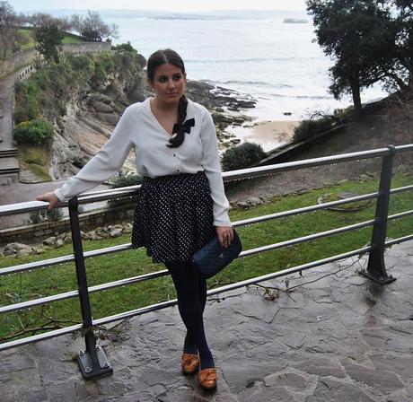 Breeze to lift its sails...