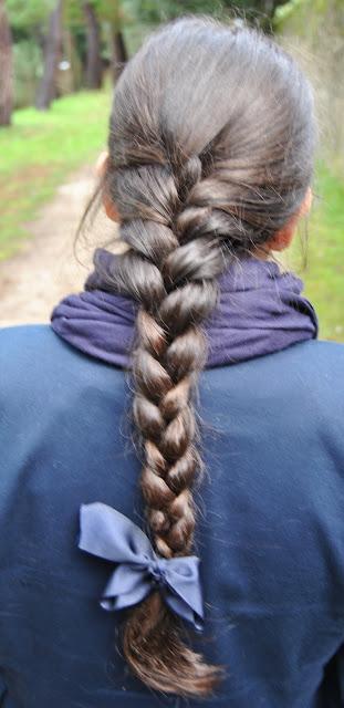 Breeze to lift its sails...