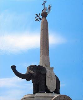Catania: la fuente del elefante, el “Liotru”