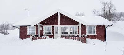 CABANAS RUSTICAS EN LA NIEVE ESCANDINAVA