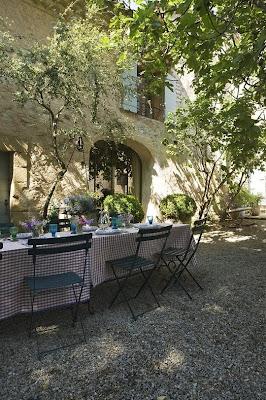 PICNIC  EN LOS JARDINES RUSTICOS