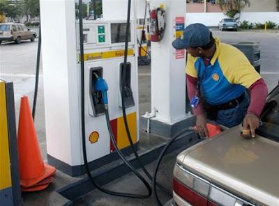 LA MEDIDA: Mantienen sin variación precios de los combustibles...
