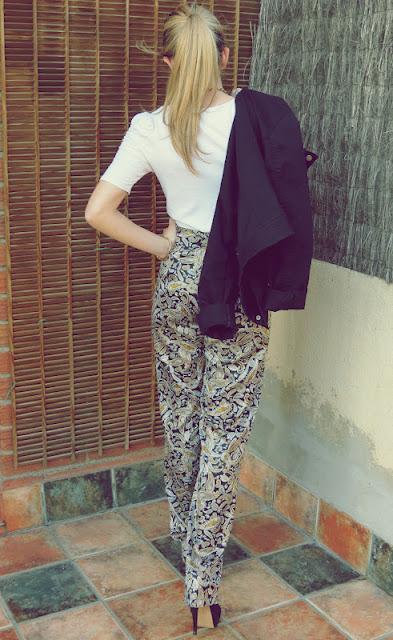 95. ¿A la calle con pijama?