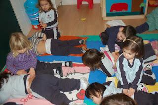 TRABAJANDO EL ESQUEMA CORPORAL: MASAJE INFANTIL