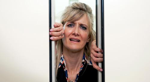 Iluminada, oscura, y contradictoria.