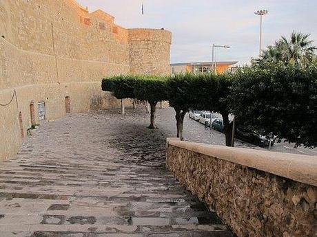 Salida por el túnel de la Marina