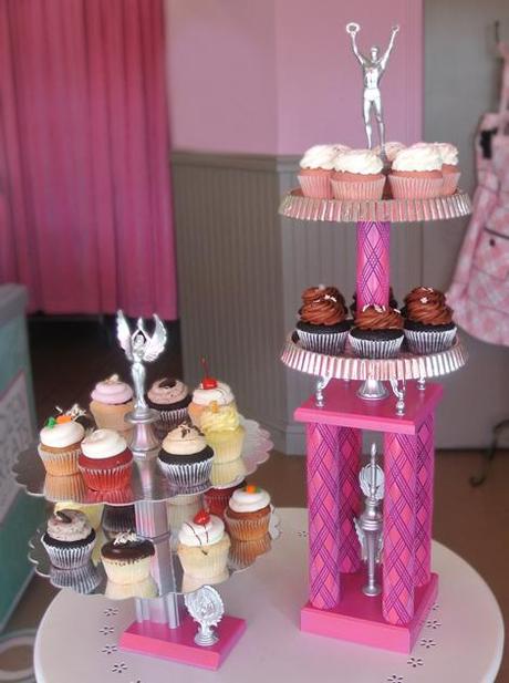 Diy: Pie para pasteles con trofeos Diy: Pie para pasteles con trofeos