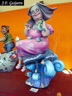 EL NINOT DE LAS FALLAS