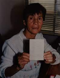 Luisa Riveros. La valiente pobladora de la Población Violeta Parra de Cerro Navia que dijo al Papa: “Queremos una vida digna para todos, sin dictadura”.