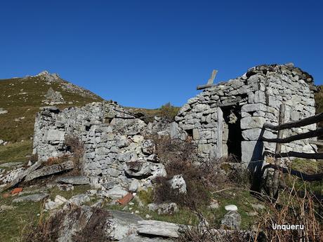 Les Cueves-La Carbazosa-Les Llombes-Picu la Carba-Pumarín