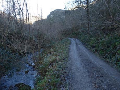 Les Cueves-La Carbazosa-Les Llombes-Picu la Carba-Pumarín