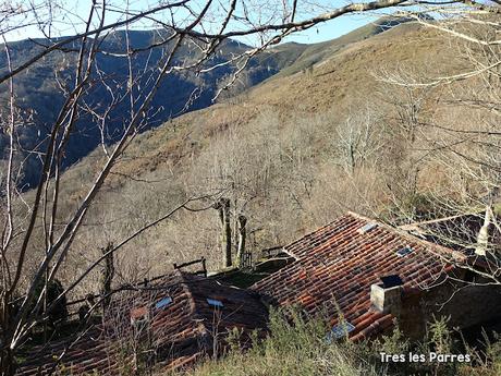 Les Cueves-La Carbazosa-Les Llombes-Picu la Carba-Pumarín