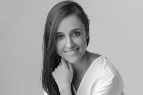 La Dra. Silvia Rosón presenta nuevas técnicas para el rejuvenecimiento de la mirada en Madrid