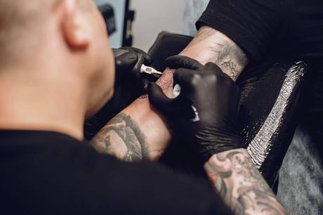 Nueva escuela de tatuadores en A Coruña abre sus puertas con formación práctica e innovadora