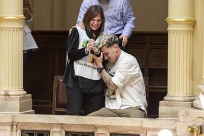 Ley Nicolás sobre seguridad del paciente: “la clave es la reglamentación y una aplicación federal” Imagen que contiene edificio, persona, boda, pastel
El contenido generado por IA puede ser incorrecto.