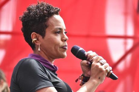 Lo que da risa es la falta de dignidad