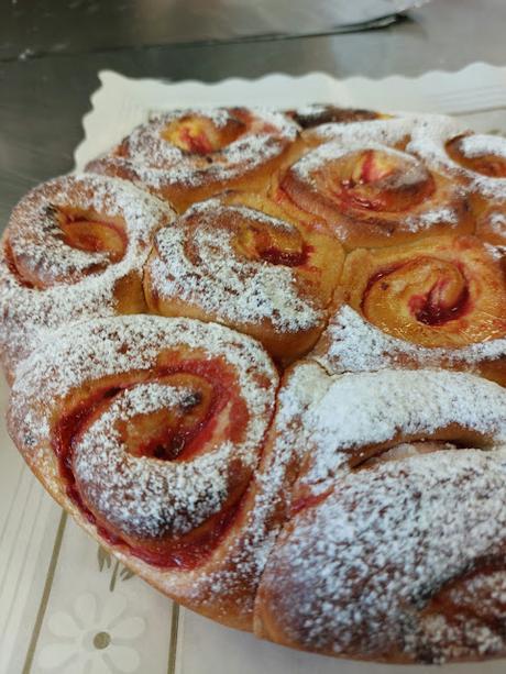 CHINOISE DE QUESO CREMA Y MERMELADA DE FRAMBUESA CHINOISE DE QUESO CREMA Y MERMELADA DE FRAMBUESA