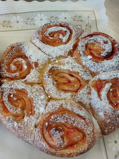 CHINOISE DE QUESO CREMA Y MERMELADA DE FRAMBUESA CHINOISE DE QUESO CREMA Y MERMELADA DE FRAMBUESA