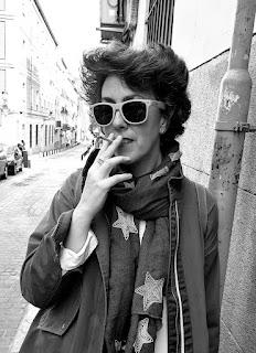 DEL POEMA DE CADA DÍA. HOY,  QUIEN OFRECE SU CORAZÓN, DE ESTHER PEÑAS