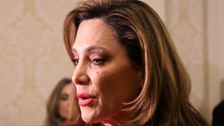 La hipocresía de Salazar es la herramienta de la congresista que se sumerge en su discurso de contradicciones