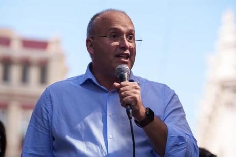 Guardiola firma un manifiesto contra el «injusto» cierre de Almaraz y advierte que Extremadura no necesita alternativas