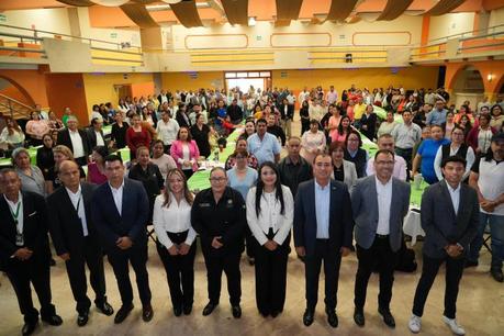 Madres y padres de familia se capacitan para fortalecer apoyo escolar en Villa de Pozos