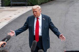 Trump anuncia que Israel ha aceptado una primera línea de retirada de las tropas