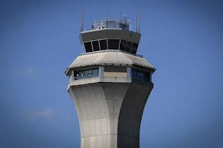 ESPECIAL 13 DE HOY DOMINGO, 5 DE OCTUBRE DE 2025. COMO TERMINA EL CIERRE, POR ROBERT REICH