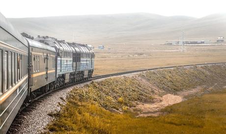 ¿Cómo entretenerse en un viaje en tren? 5 ideas simples para no aburrirse ¿Cómo entretenerse en un viaje en tren? 5 ideas simples para no aburrirse