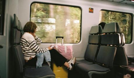 ¿Cómo entretenerse en un viaje en tren? 5 ideas simples para no aburrirse ¿Cómo entretenerse en un viaje en tren? 5 ideas simples para no aburrirse