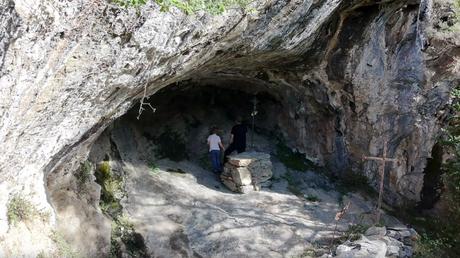 Ruta a la Cova de Santa Maria de Fustanyà y a les Coves de Rialb en la Vall de Ribes | Ripollès Ruta a la Cova de Santa Maria de Fustanyà y a les Coves de Rialb en la Vall de Ribes | Ripollès
