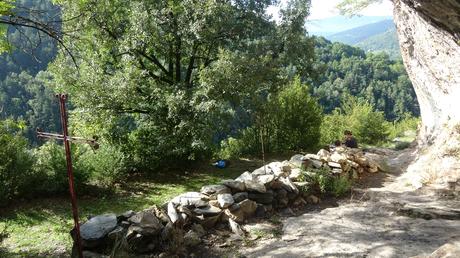 Ruta a la Cova de Santa Maria de Fustanyà y a les Coves de Rialb en la Vall de Ribes | Ripollès Ruta a la Cova de Santa Maria de Fustanyà y a les Coves de Rialb en la Vall de Ribes | Ripollès