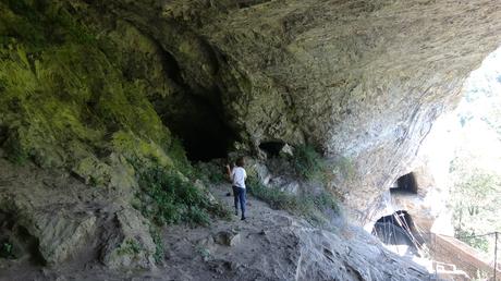 Ruta a la Cova de Santa Maria de Fustanyà y a les Coves de Rialb en la Vall de Ribes | Ripollès Ruta a la Cova de Santa Maria de Fustanyà y a les Coves de Rialb en la Vall de Ribes | Ripollès