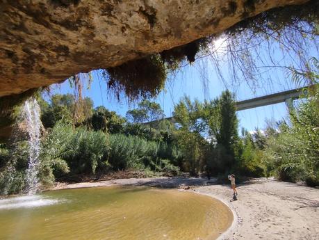 Excursión al Salt de Can Rimundet desde Sant Joan Samora: naturaleza, viñedos e historia romana en el Alt Penedès
