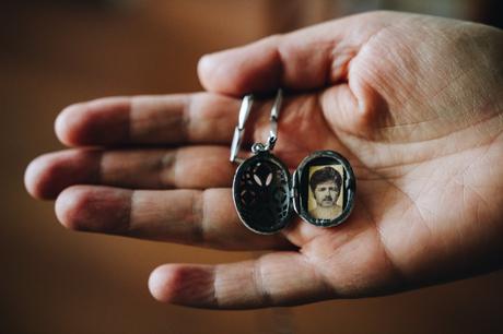 La presencia de los ausentes: imagen, medio y cuerpo en la experiencia de imagen de familiares y amigos de detenidos desaparecidos