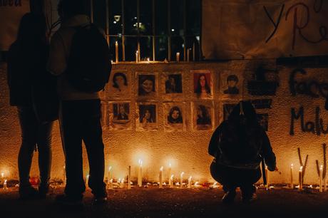 La presencia de los ausentes: imagen, medio y cuerpo en la experiencia de imagen de familiares y amigos de detenidos desaparecidos