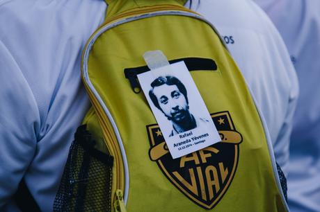 La presencia de los ausentes: imagen, medio y cuerpo en la experiencia de imagen de familiares y amigos de detenidos desaparecidos