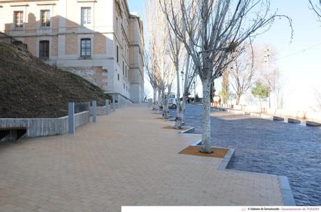 Heridas cinco mujeres tras caer en grupo cuando subían por un remonte mecánico al Casco de Toledo