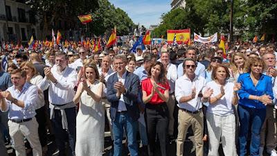 “Burro grande ande o no ande”.