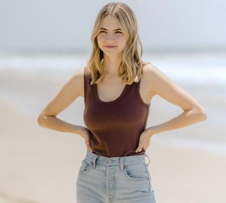 Bobbi Althoff pide entrevistar a Donald Trump tras detención de un amigo por el ICE