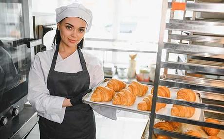 Formación Universitaria presenta el FP Preparatorio de Técnico Medio en Panadería, Repostería y Confitería