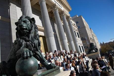 La consejera de Salud dimite por la crisis de los cribados de cáncer de mama