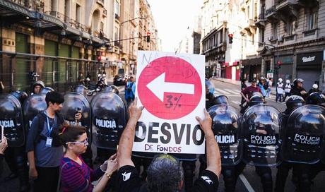 La mentira se volvió Estado