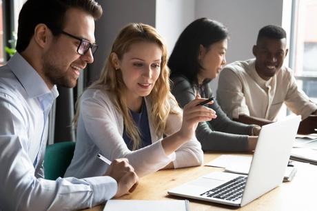 La Inteligencia Artificial redefine la formación corporativa; claves para lograr una formación empresarial eficaz