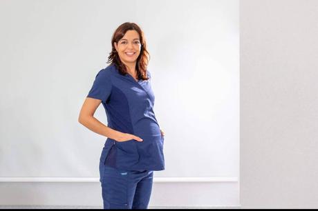 Piel de mamá, el nuevo libro de la dermatóloga Montserrat Fernández Guarino, sobre los cuidados de la piel en el embarazo