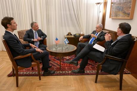 Netanyahu se reúne con los dos enviados de Trump antes del comienzo de la reunión para aprobar el plan de Gaza