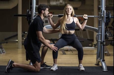 Transformar el cuerpo con un entrenador personal en Barcelona; primer entreno gratis en Fitnesslab