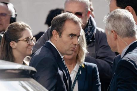 Lecornu reconoce el «ridículo estancamiento» político en Francia y apuesta por aprobar los presupuestos